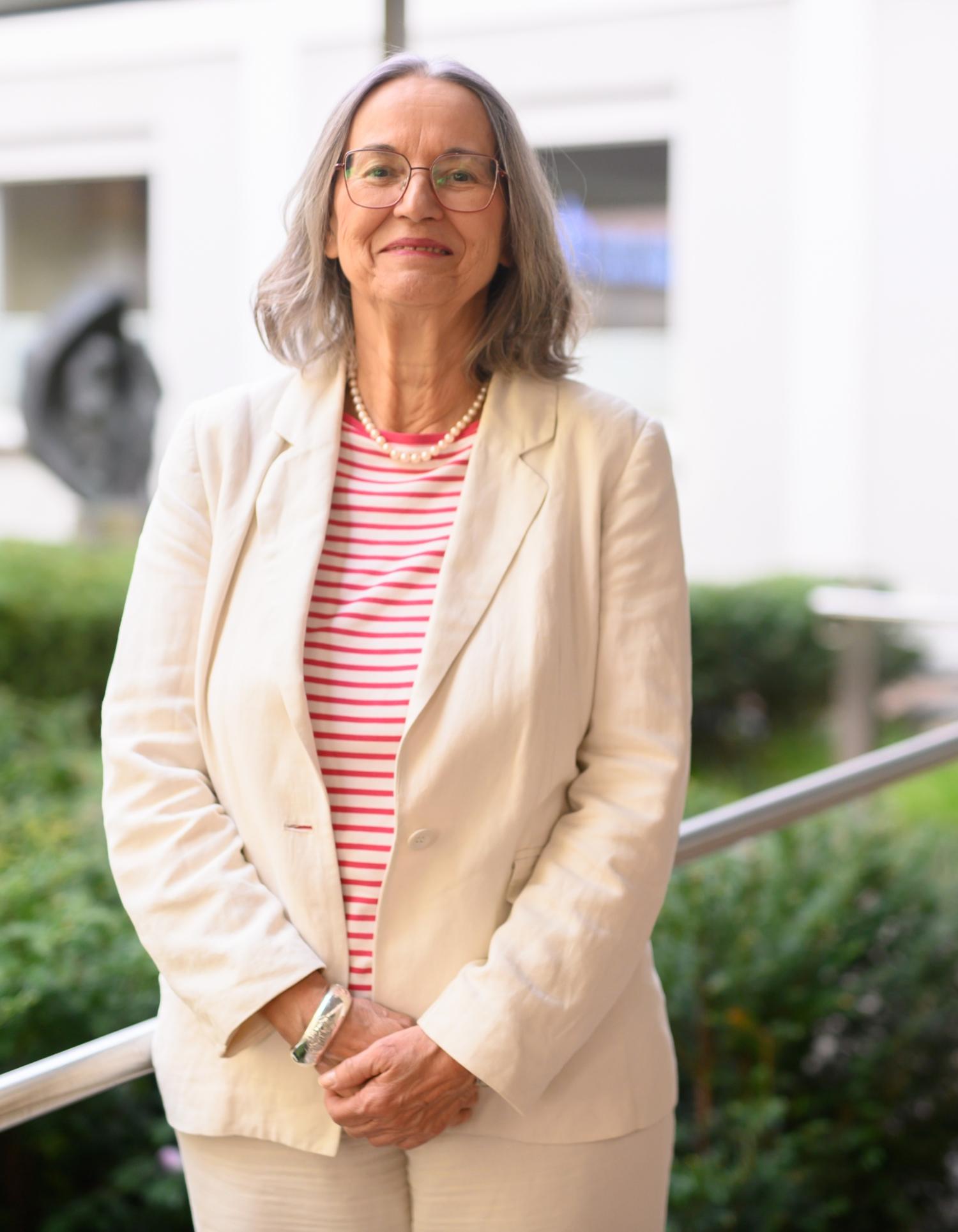 Das Foto zeigt Barbara Lehner, die im Vorstand der KEB ist.