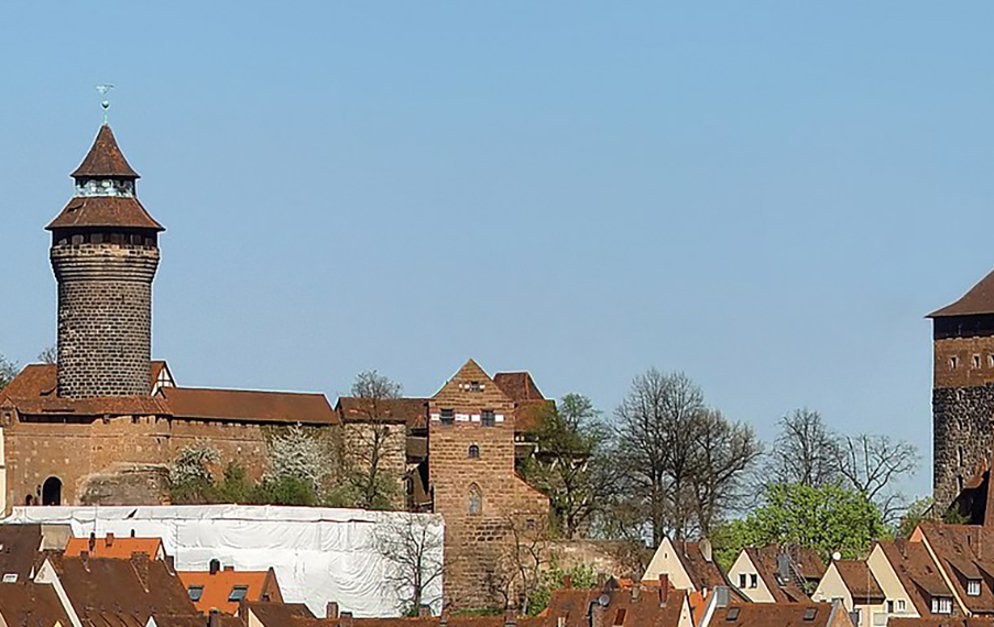 Ein Panoramafoto der Nürnberger Burg.